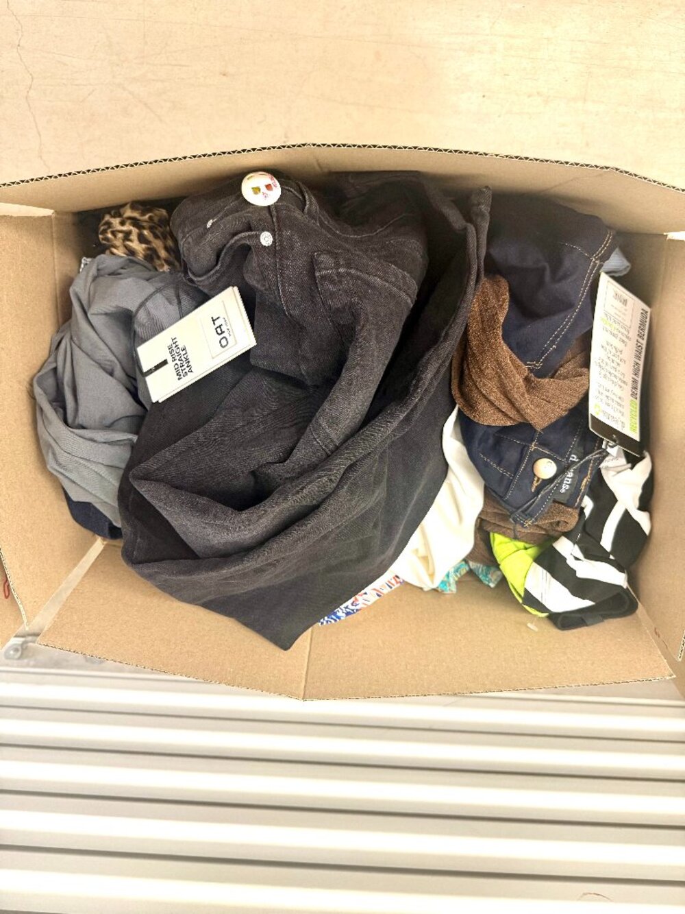 SOLD 120 Piece NEW Clothing Mystery Lot TJ Maxx Liquidation Men's Women's & Kids - Picture 2 of 5